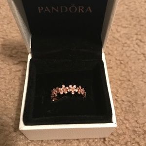 Pandora rose gold dazzling daisy ring